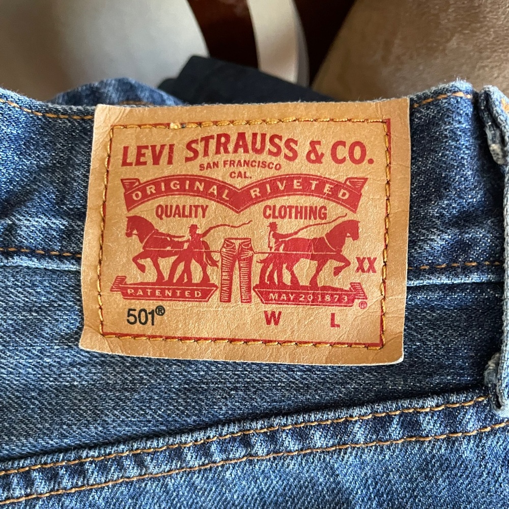 100% cotton Levi’s 501 short inseam